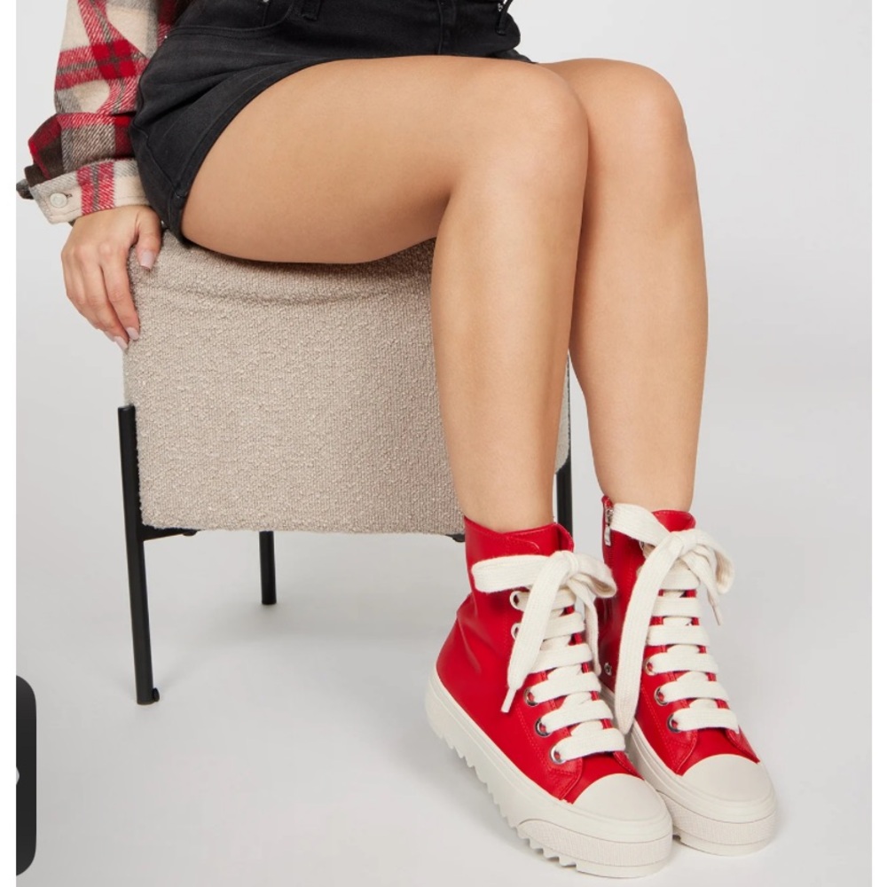 Red fashion nova sz 7 high tops